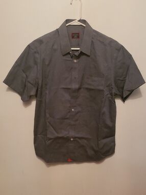 UNTUCKit Men's Short Sleeve Button-Down Shirt - Charcoal